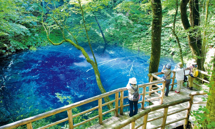 Lake Juniko and Aoike