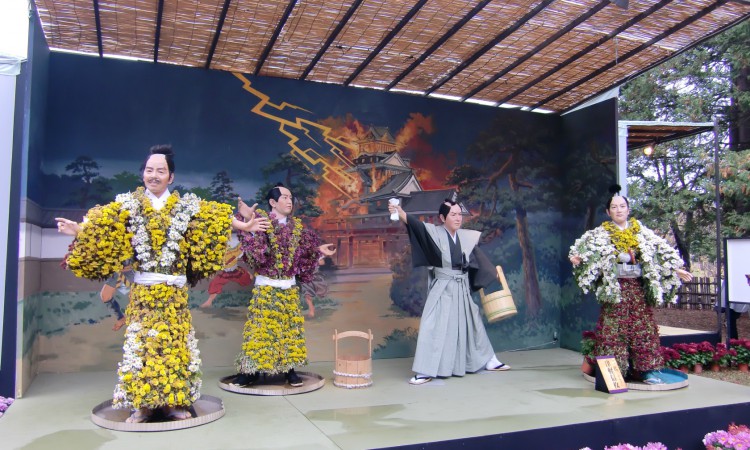 Hirosaki Castle Chrysanthemum and Autumn Foliage Festival 2016