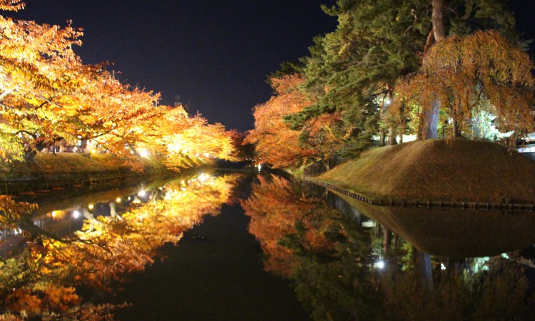 Hirosaki Castle Chrysanthemum and Autumn Foliage Festival 2016